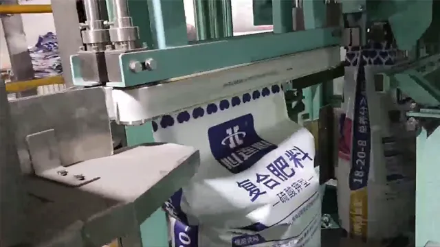 Xinlianxin, Xinjiang / Çin Otomatik Bileşik Gübre Torbalama Makinası (1200 torba /saat)